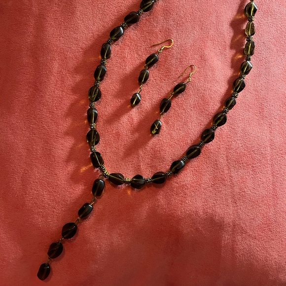 Necklace and earrings - Picture 1 of 2